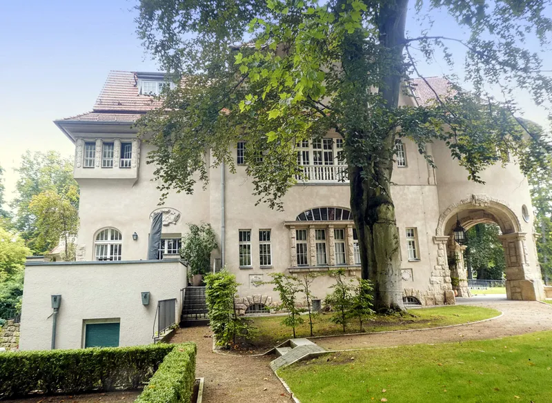 Douglasstraße – Villa Erxleben – Stilvolles Wohnen mit Haus-in-Haus-Charakter - 4 Zimmer — photo 1